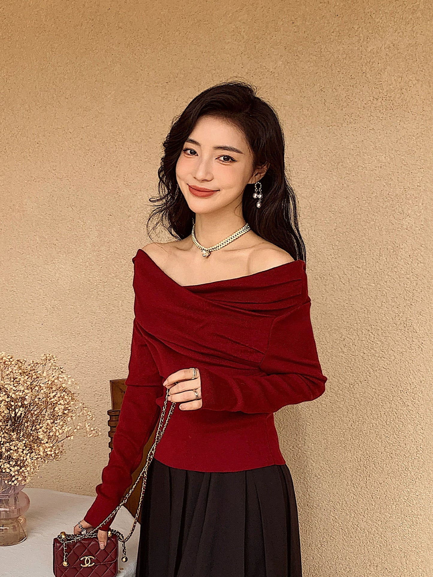 Off-the-Shoulder Women's Homemade off-the-Neck Sweater for Autumn and Winter